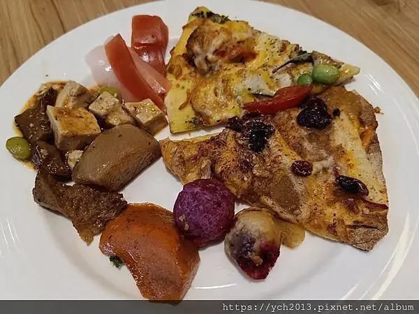 VGest低碳披薩首都松山店，蔬食下午茶吃到飽