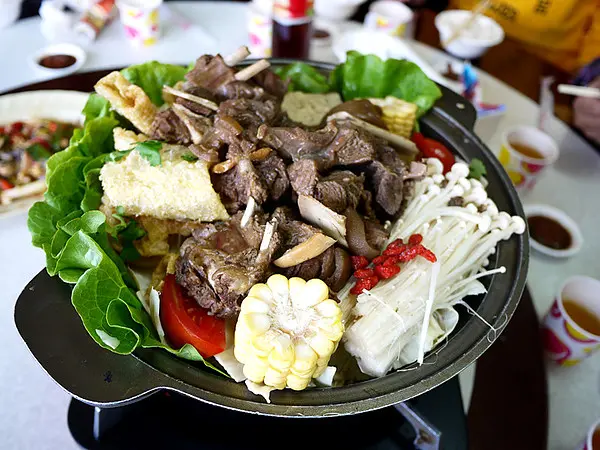 【食記】高雄*岡山。本土羊肉排隊名店*joes舊市羊肉