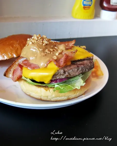[信義區] 澳森漢堡 @ 炒野菇起士堡&花生醬培根堡