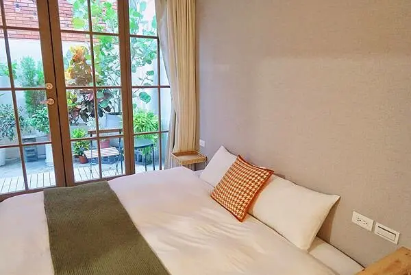 【住宿】台南民宿推薦－荷米民宿（情侶旅遊／好停車／綠植植栽韓式北歐風）