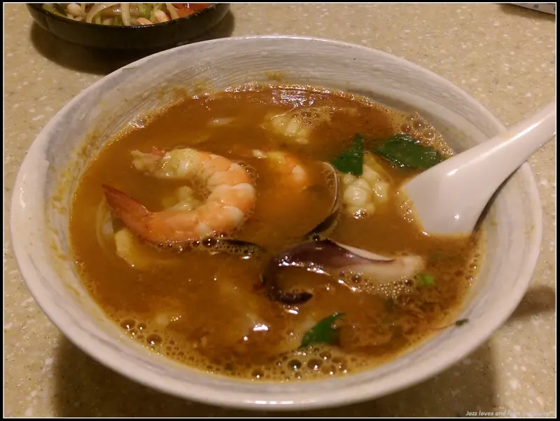 [武鼎越豐越南麵食館] 值得推薦市政府捷運站附近高CP值的越式/泰式餐館