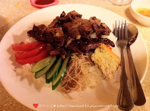 ♥吃吧~台北。信義商圈。♥ 初訪~人潮滿滿 ☆武鼎越豐越南麵食館☆