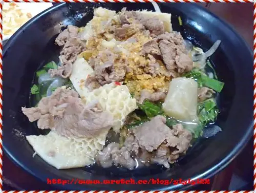 ♥♥♥『高雄。食』酸酸涼爽的好味道！超級下飯！【高雄自強路。阿蓮河粉】