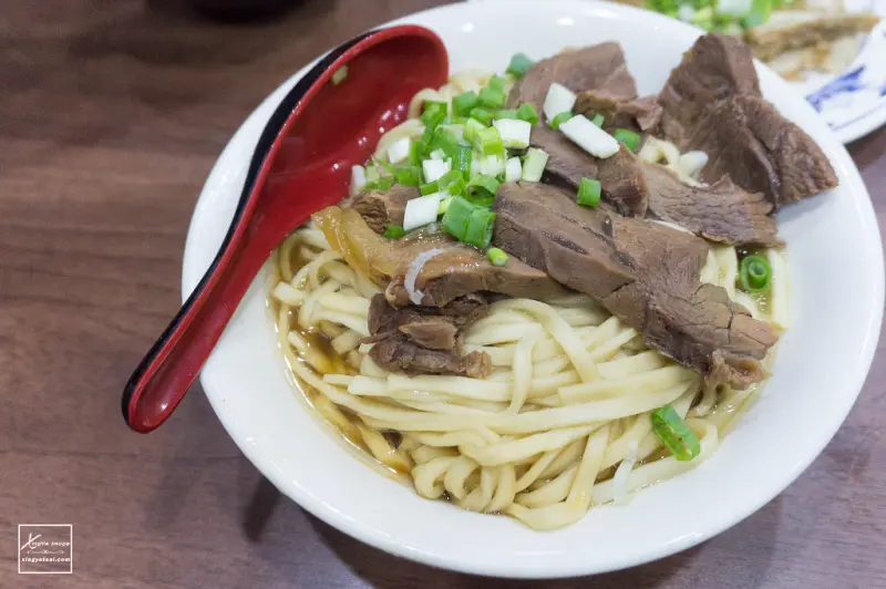 高雄｜【港園牛肉麵】小食記