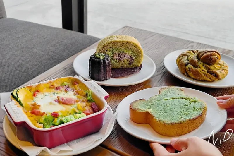 [連鎖加盟]Starbucks 星巴克。抹茶紅豆生乳捲/乳酪培根抹茶生義大利麵/熊熊奶酥吐司/抹茶可麗露 2024新年抹茶五連發  #今年抹茶先鋒就是你