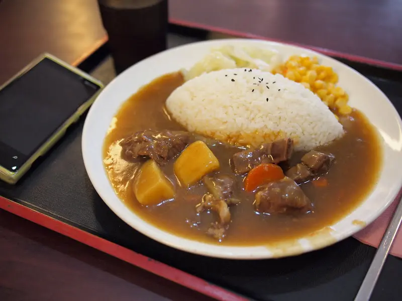 呃…就是學區附近會出現的那種便宜味道…高雄旗津