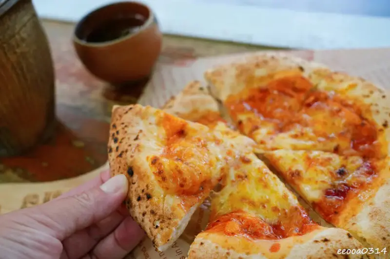 宜蘭咖啡廳「北后寺・聽水咖啡」，潺潺流水美景相伴，順遊絕美禪