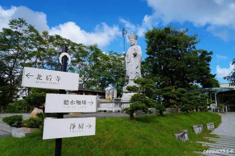 宜蘭咖啡廳「北后寺・聽水咖啡」，潺潺流水美景相伴，順遊絕美禪