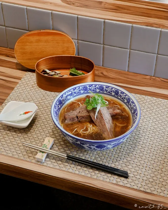 迪化街巷弄日本人開的牛肉麵店！