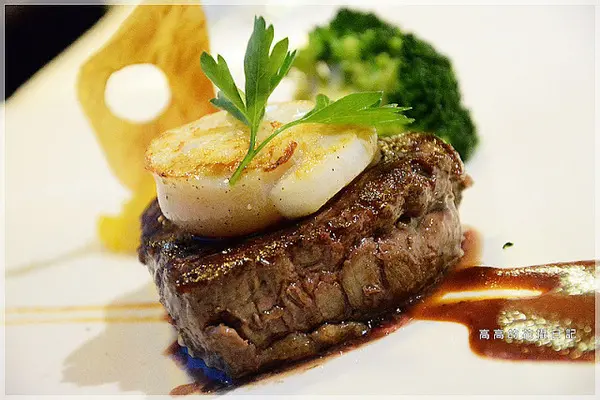 【高雄】前金區。新國際西餐廳        
      