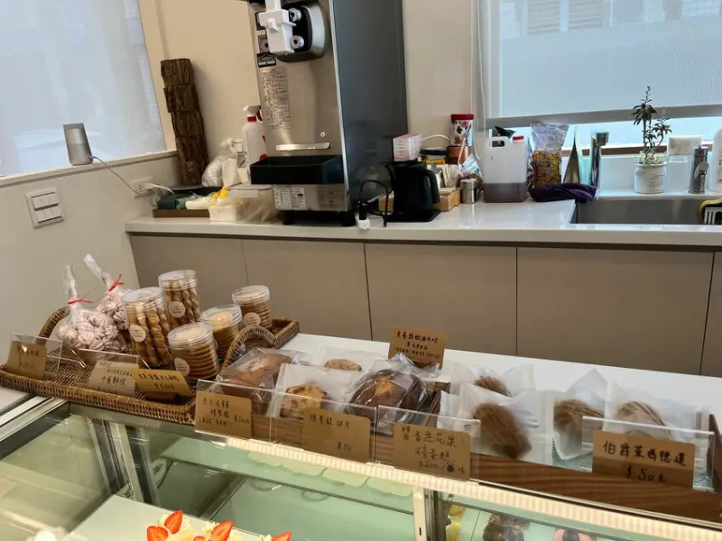 [發胖日記-甜點篇]苗栗｜苑裡｜裏房甜點｜海邊小鎮也有文青乾燥花系咖啡廳，周末不用再跑台北