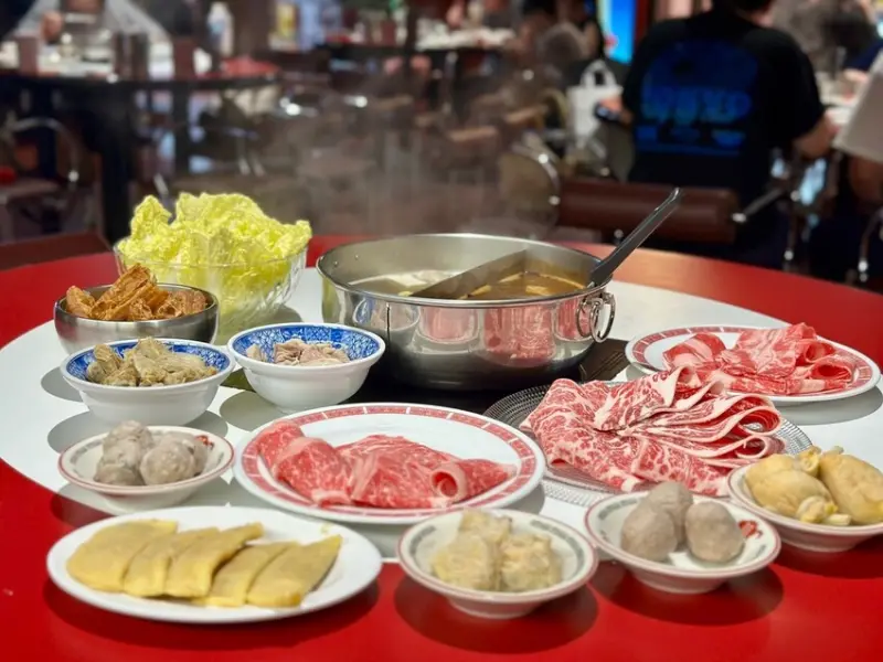 【萬華美食推薦】詹記麻辣火鍋西門大世界：台式麻辣鍋的經典重現，鴨血豆腐必吃！︱捷運西門交通、菜單、評價