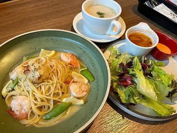 LINE_ALBUM_出國前的圖片_250209_32