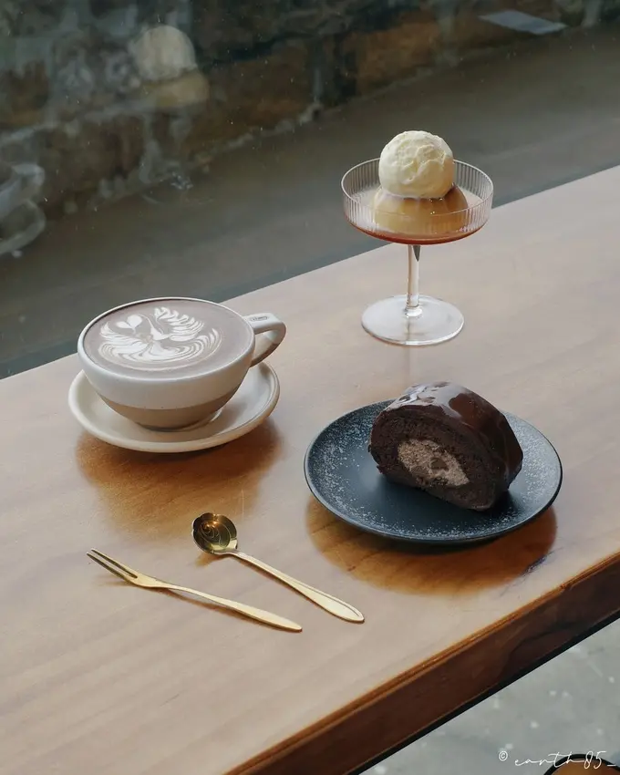 九份最美海景咖啡廳 巧克力生乳捲 焦糖布丁