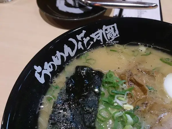 【美食。食記】台北 信義 花月嵐拉麵(信義威秀店) 分店各異，油味過膩