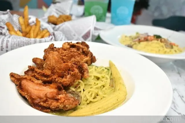 基隆八斗子美食 | 食光杯複合式餐飲基隆八斗子店 義大利麵、燉飯焗烤、燴飯、披薩、炸物、甜品、飲料等等 基隆海科館旁 -  就是這樣。吃喝玩樂。愛漂亮部落格 - FashionGuide 華人時尚專業