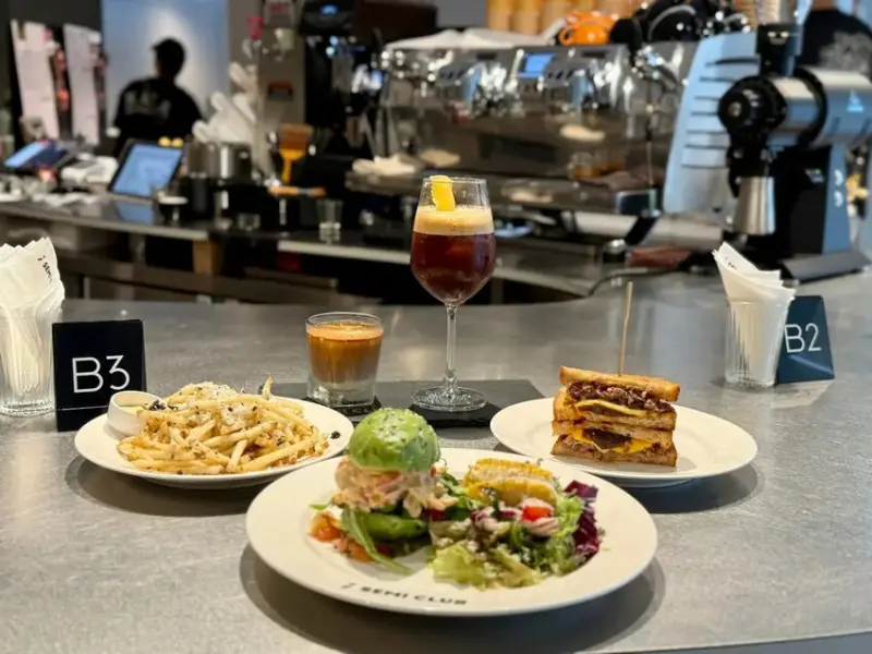 Semi Club分號俱樂部 (4).jpg