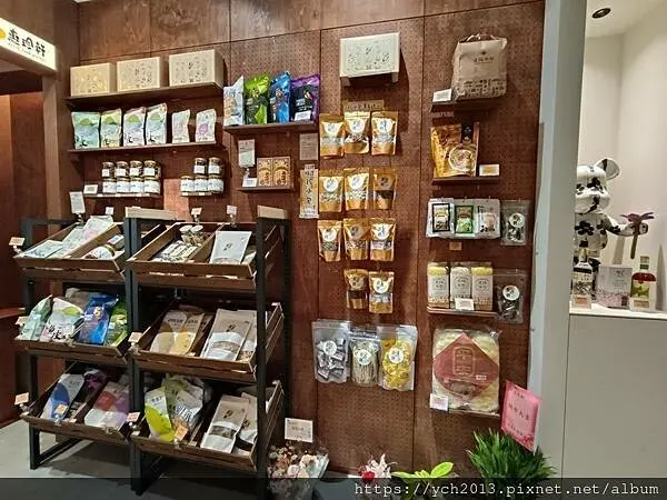 迪化街老店惠珍軒／老少咸宜的健康新鮮堅果果乾蜜餞零嘴，也可線