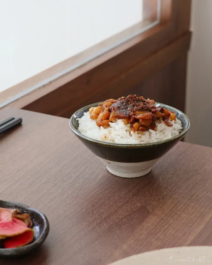 科技大樓質感文青中式餐廳 銷魂麻辣滷肉飯