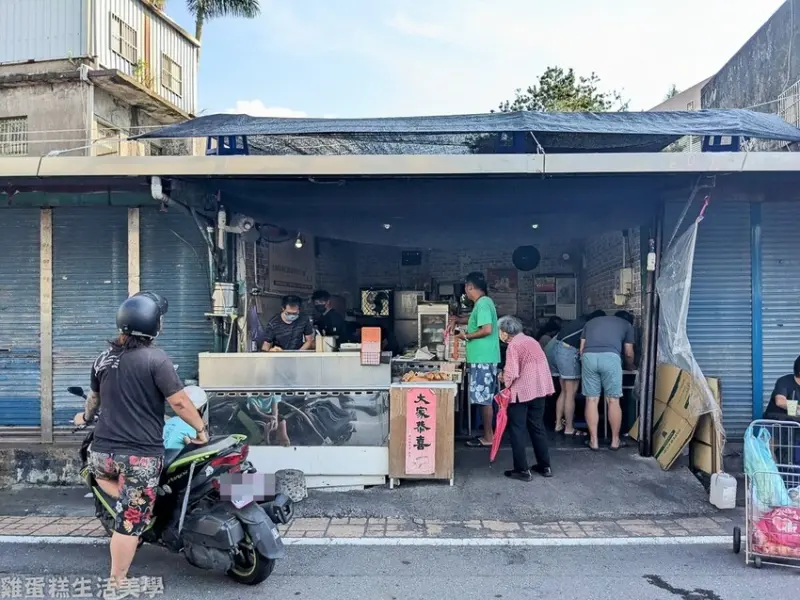 【宜蘭食記】頭城老街早餐店 - 在地人吃了73年的老店，手擀蔥油餅又酥又香