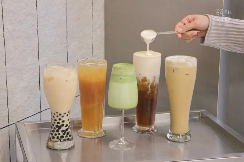 台中西區｜新開幕質感手搖飲品牌！清新茶香~搭配果香、奶香都好