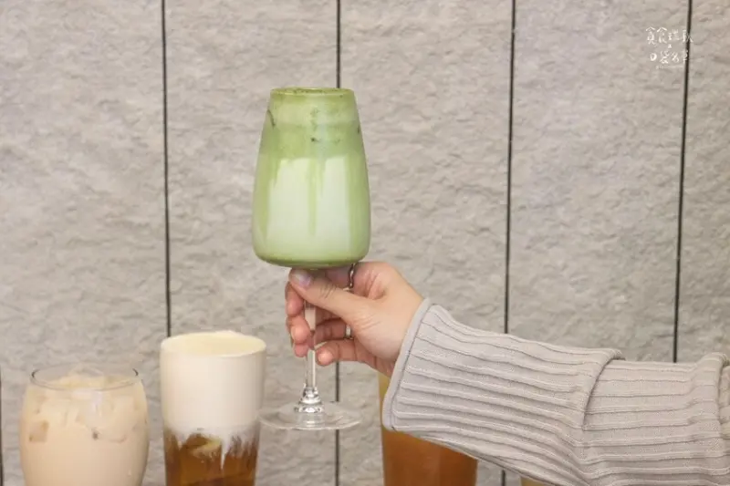 台中西區｜新開幕質感手搖飲品牌！清新茶香~搭配果香、奶香都好