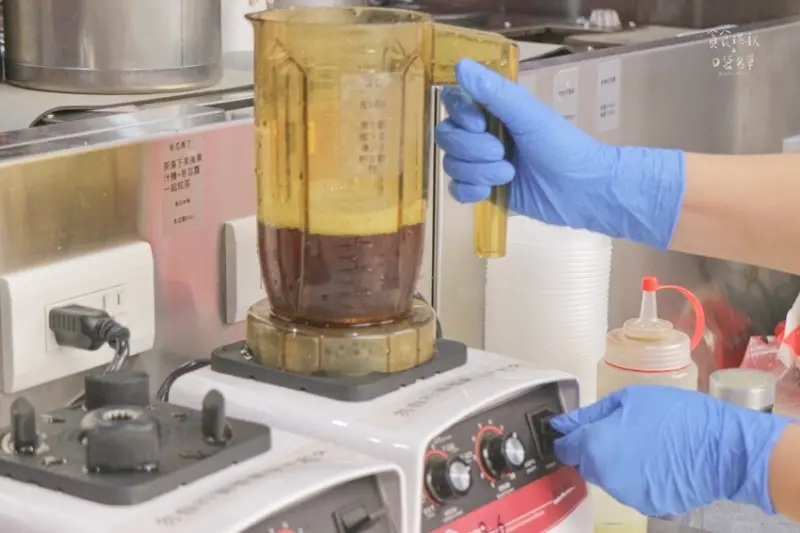 台中西區｜新開幕質感手搖飲品牌！清新茶香~搭配果香、奶香都好