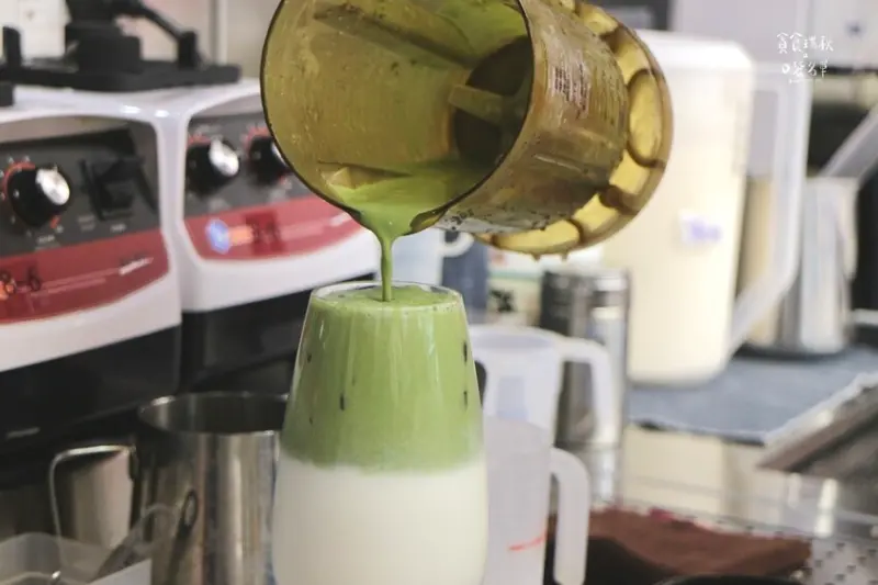 台中西區｜新開幕質感手搖飲品牌！清新茶香~搭配果香、奶香都好