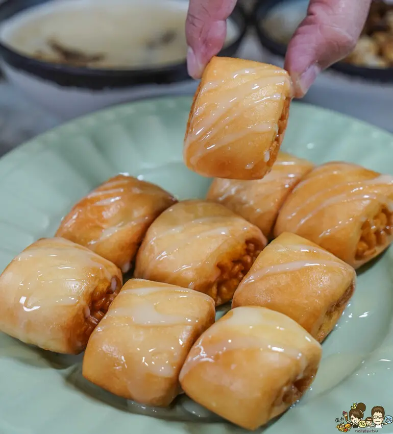 ▲高雄巨蛋周邊美食推薦：牛忙牛排 高雄自由店，自助吧飲料、炸物、刈包、饅頭、滷肉飯全都隨你吃到飽 /跟著尼力吃喝玩樂＆親子生活 提供、WalkerLand窩客島整理