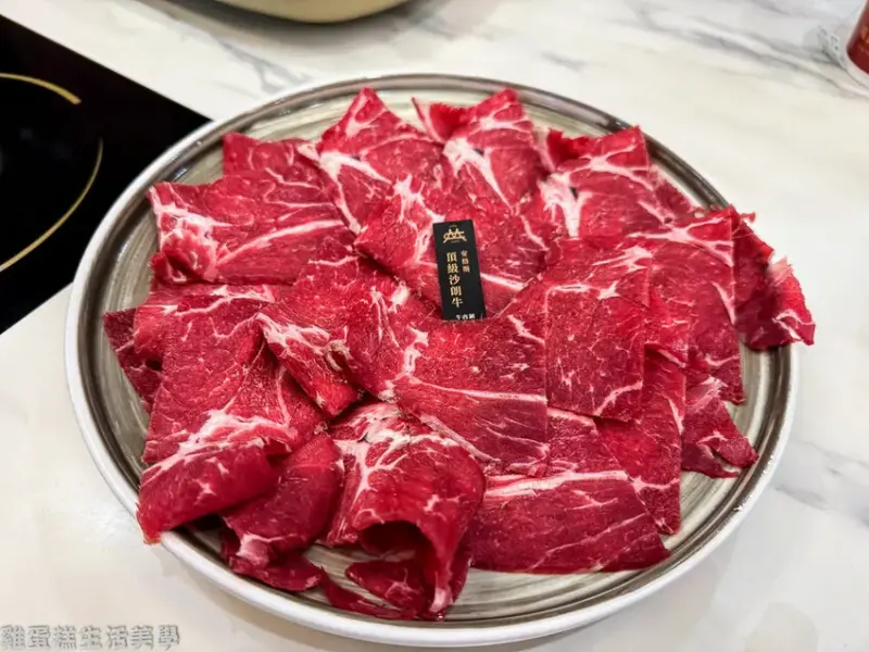 【高雄食記】嗑肉石鍋(高雄小港店) -