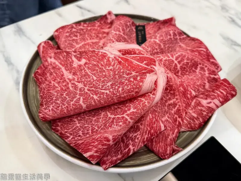 【高雄食記】嗑肉石鍋(高雄小港店) -