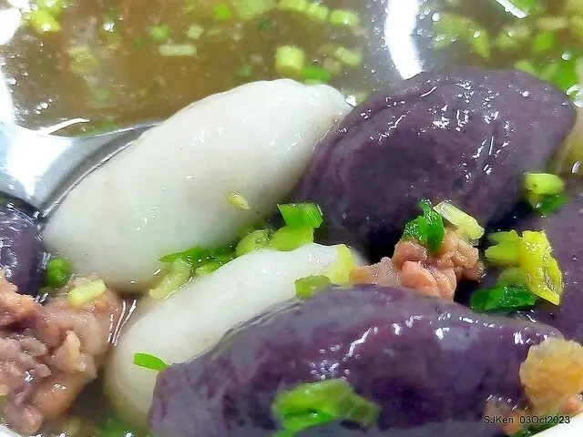 (新竹美食)中央市場44攤「阿金黑糯米餃」--- 獨門黑白雙色糯米餃，湯圓外皮水餃內餡，入口Q彈軟嫩好滋味!