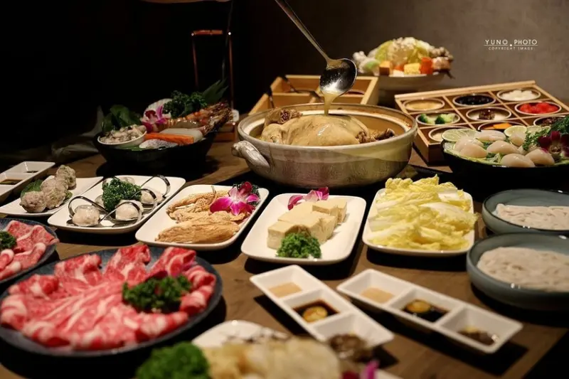 台北市中山區星曜雞湯 雞湯 火鍋 酒肆｜台北雞湯火鍋新開幕！湯控必訪 網讚雞湯界的LV 奢華饗宴極致享受火鍋首選。菜單