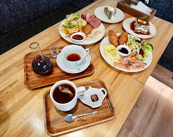 捷運美食推薦/捷運民權西路站質感咖啡廳/BorgesPlace波赫士領地精品咖啡館昌吉店/台北早午餐、必吃甜點千層蛋糕 提拉米蘇門市 台北外帶