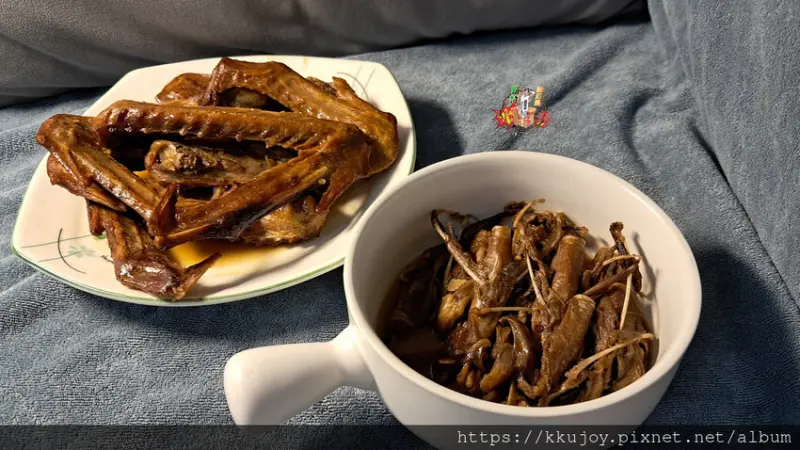 愛你鴨 | 煙燻、冰滷、麻辣 三種口味任選 | 鴨舌、鴨胗、豬耳朵、鴨翅、煙燻半鴨、霸王土雞爪等多種你喜歡的撕咬部位； 手刀下單，還在等什麼!?