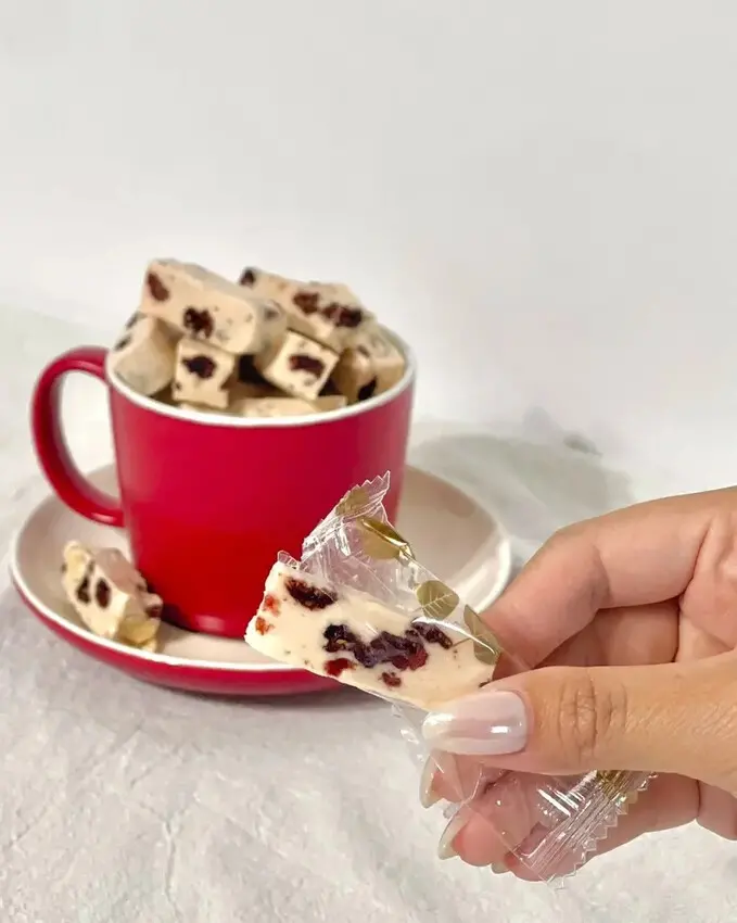 高雄牛軋糖推薦：六度本舖牛軋糖開箱！手工揉糖、烏魚子牛軋糖超