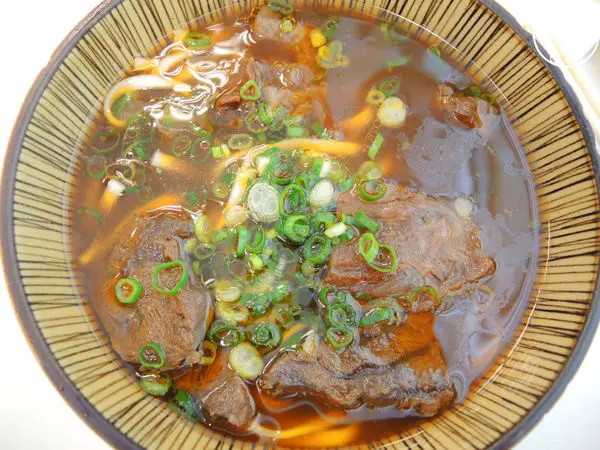 呷飽祙【台北中正･老張牛肉麵】新分店有媽媽的味道        
      