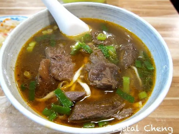 【台北美食推薦】老張牛肉麵 路過當晚餐 好像很有名的牛肉麵 牛肉好吃推薦(小吃 中正區 古亭)