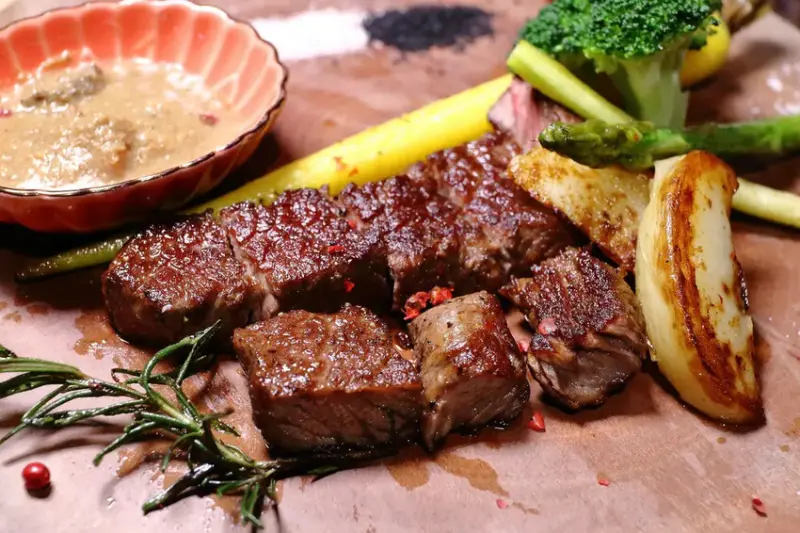 味屋居食 西湖店，和風料理｜餐酒館，嚴選頂級食材結合法式鐵板