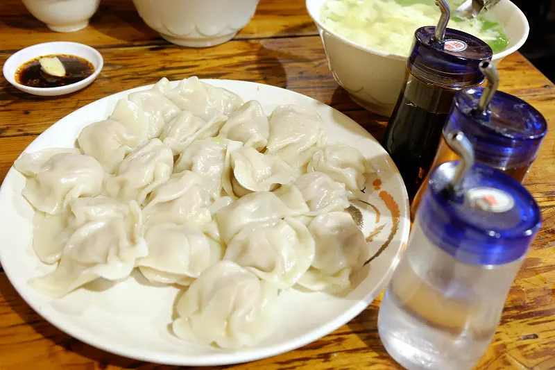 ［台北］：康熙來了、舒國治推薦人氣水餃☆龍門客棧餃子館