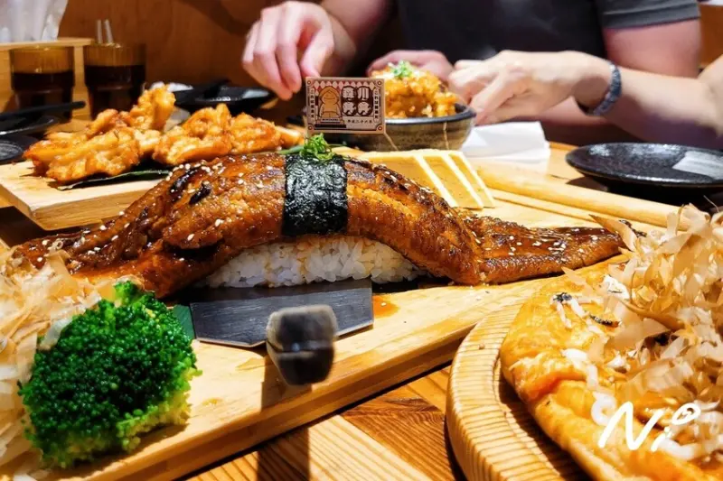 [嘉義東區]森川丼丼-嘉義店 丼飯壽司專賣。限量超巨大野鰻握壽司/炙燒香鮭壽司/明太子起司烘蛋/厚切鮭魚生丼/酥炸雞軟骨