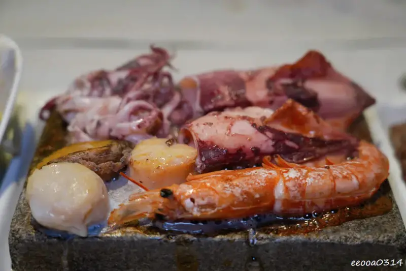 台北牛排餐廳「凱恩斯岩燒牛排」，高CP值午餐套餐420元起，