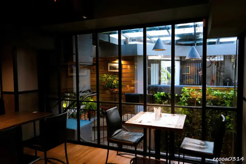 台北牛排餐廳「凱恩斯岩燒牛排」，高CP值午餐套餐420元起，