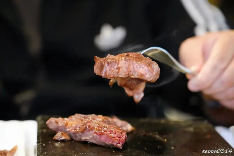 台北牛排餐廳「凱恩斯岩燒牛排」，高CP值午餐套餐420元起，