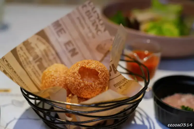 台北牛排餐廳「凱恩斯岩燒牛排」，高CP值午餐套餐420元起，