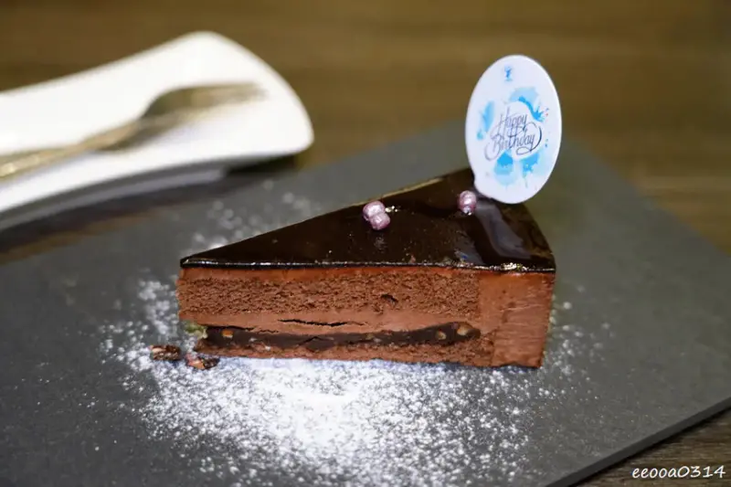 台北牛排餐廳「凱恩斯岩燒牛排」，高CP值午餐套餐420元起，