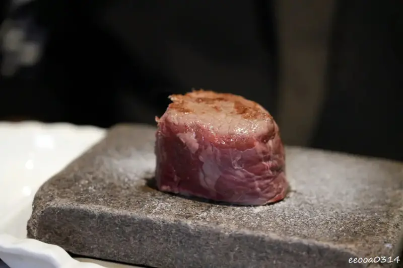 台北牛排餐廳「凱恩斯岩燒牛排」，高CP值午餐套餐420元起，