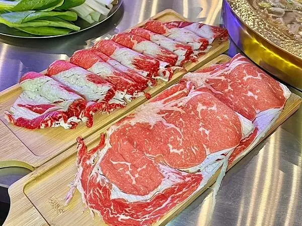 （高雄麻辣鍋）開麻開辣～599元起吃到飽！麻辣鍋三記魚餃、乾