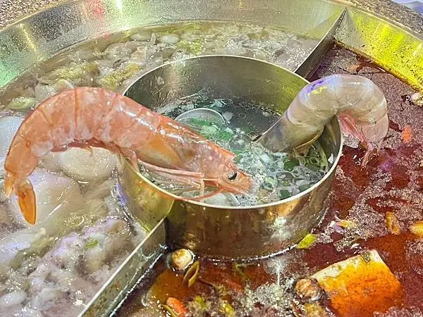 （高雄麻辣鍋）開麻開辣～599元起吃到飽！麻辣鍋三記魚餃、乾