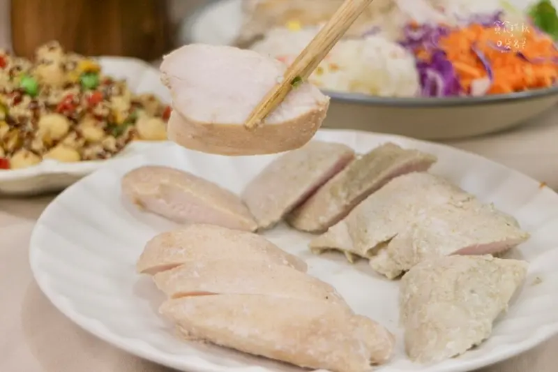 宅配美食｜開封即食雞胸肉，搭配藜麥料理，輕鬆享有豐富減脂餐｜